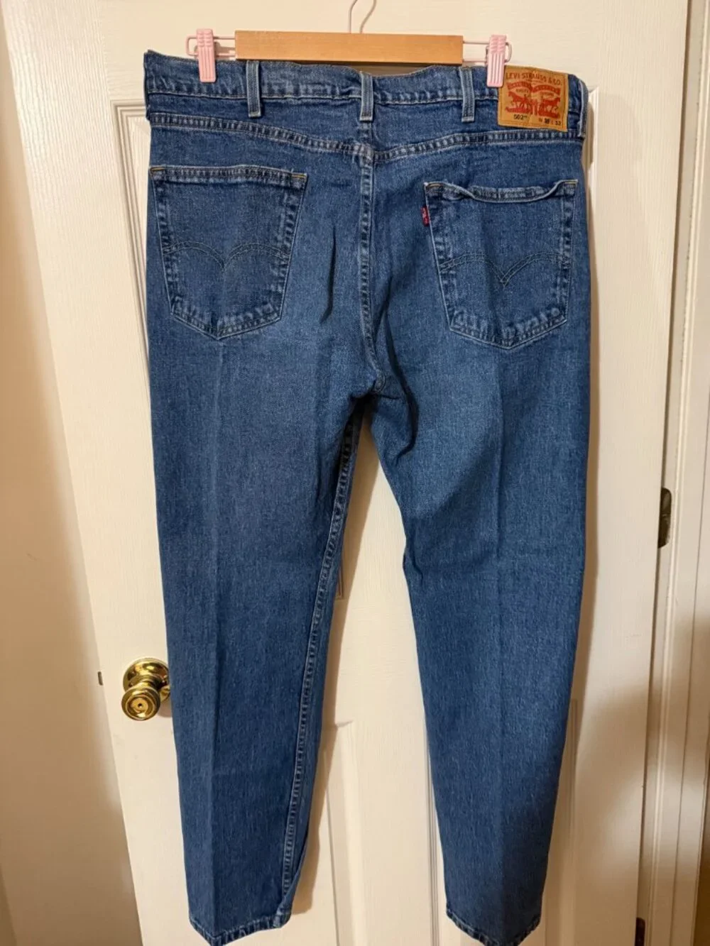 Levi’s 502 Taper Fit Men’s Jeans Medium Wash Size 38x32 SKU126
